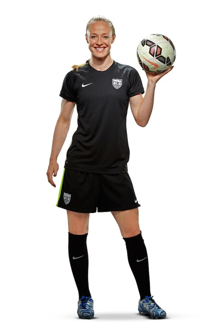 becky-sauerbrunn-X159570_TK1_0623-raw_mask.jpg